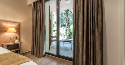 Twin Room with Garden view and Loggia